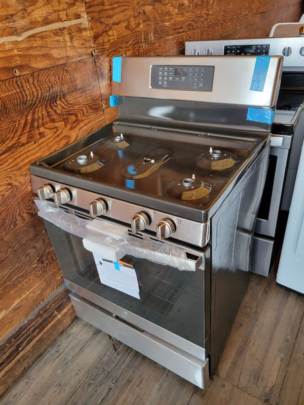 Scratch and dent stoves / ranges available to buy by the truckload.