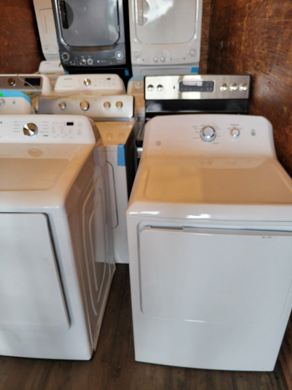 Truckload of liquidated scratch and dent and customer return appliances.