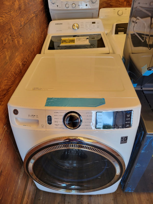 Costco customer return + scratch and dent Liquidation appliances from our wholesale program.