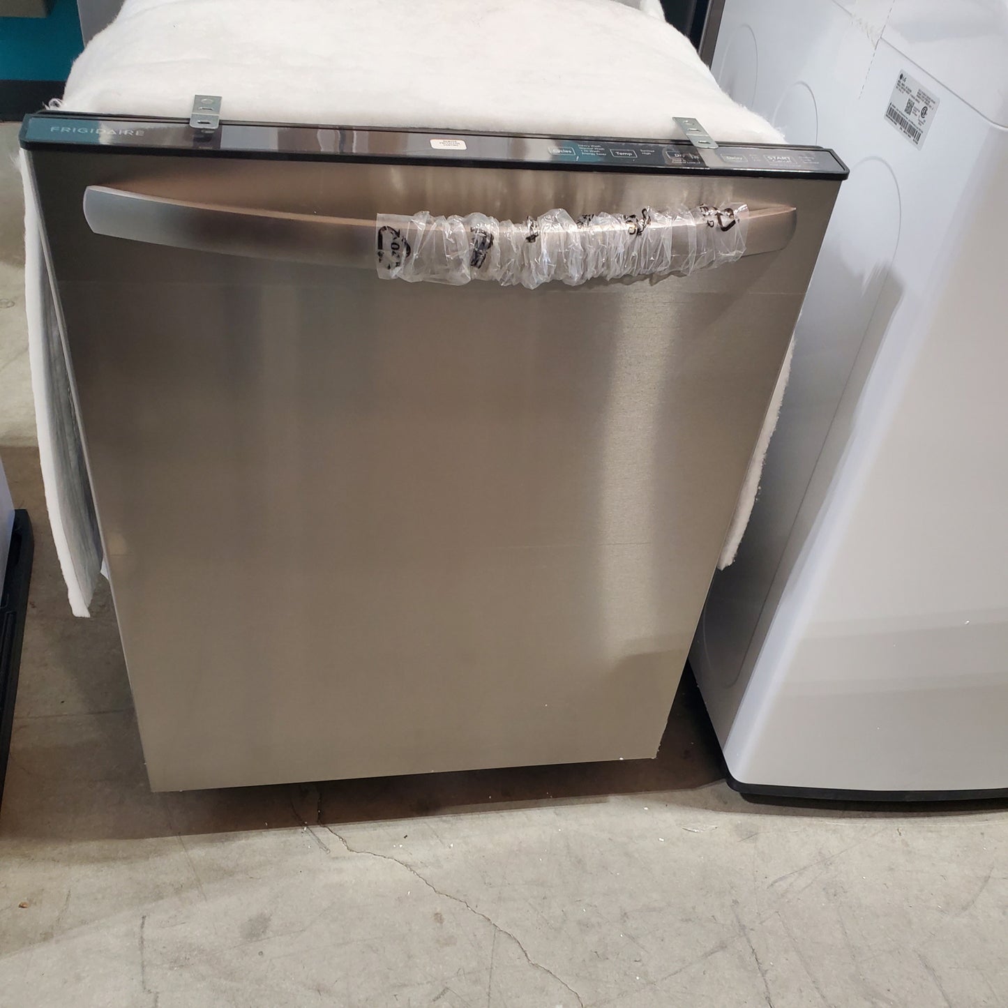 #1471 Liquidation Half Truckload of 23 Scratch and Dent Appliances in Texas