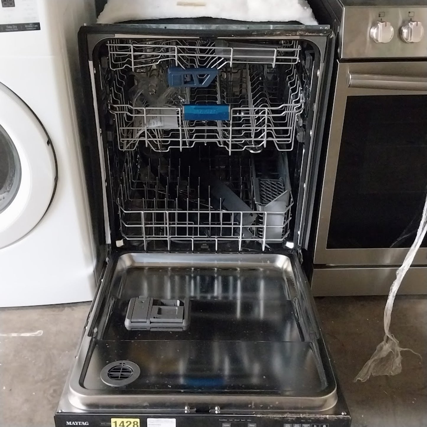 #1489 Liquidation Half Truckload of 24 Customer Return Appliances in South Carolina - Patchwork