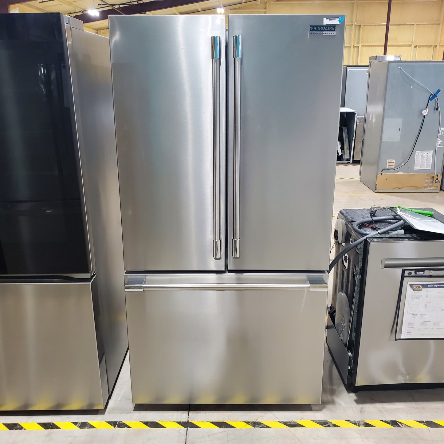 #1571 Liquidation Half Truckload of 16 Neu Processed Appliances in Texas