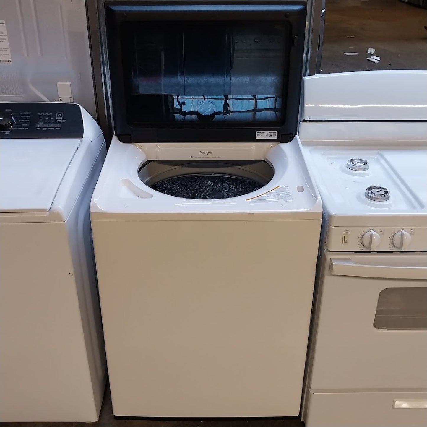 #1490 Liquidation Half Truckload of 23 Customer Return Appliances in South Carolina - Patchwork