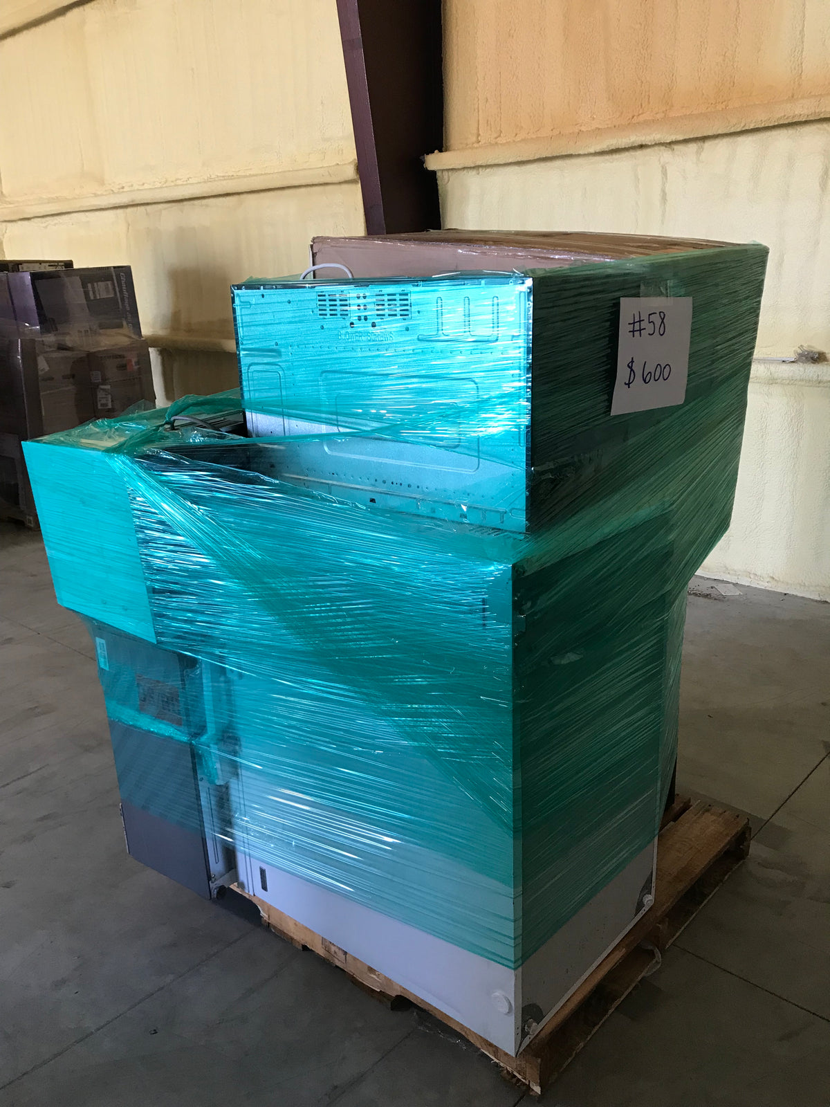 Wholesale Pallet 300 | 7 Customer Return Microwaves, Miscellaneous