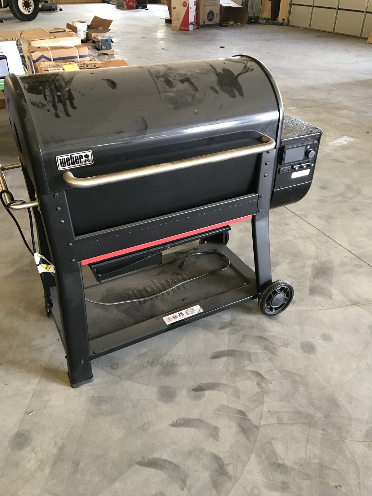 Weber Lot 4 Wholesale Pallet | 3 Customer Return Free Standing