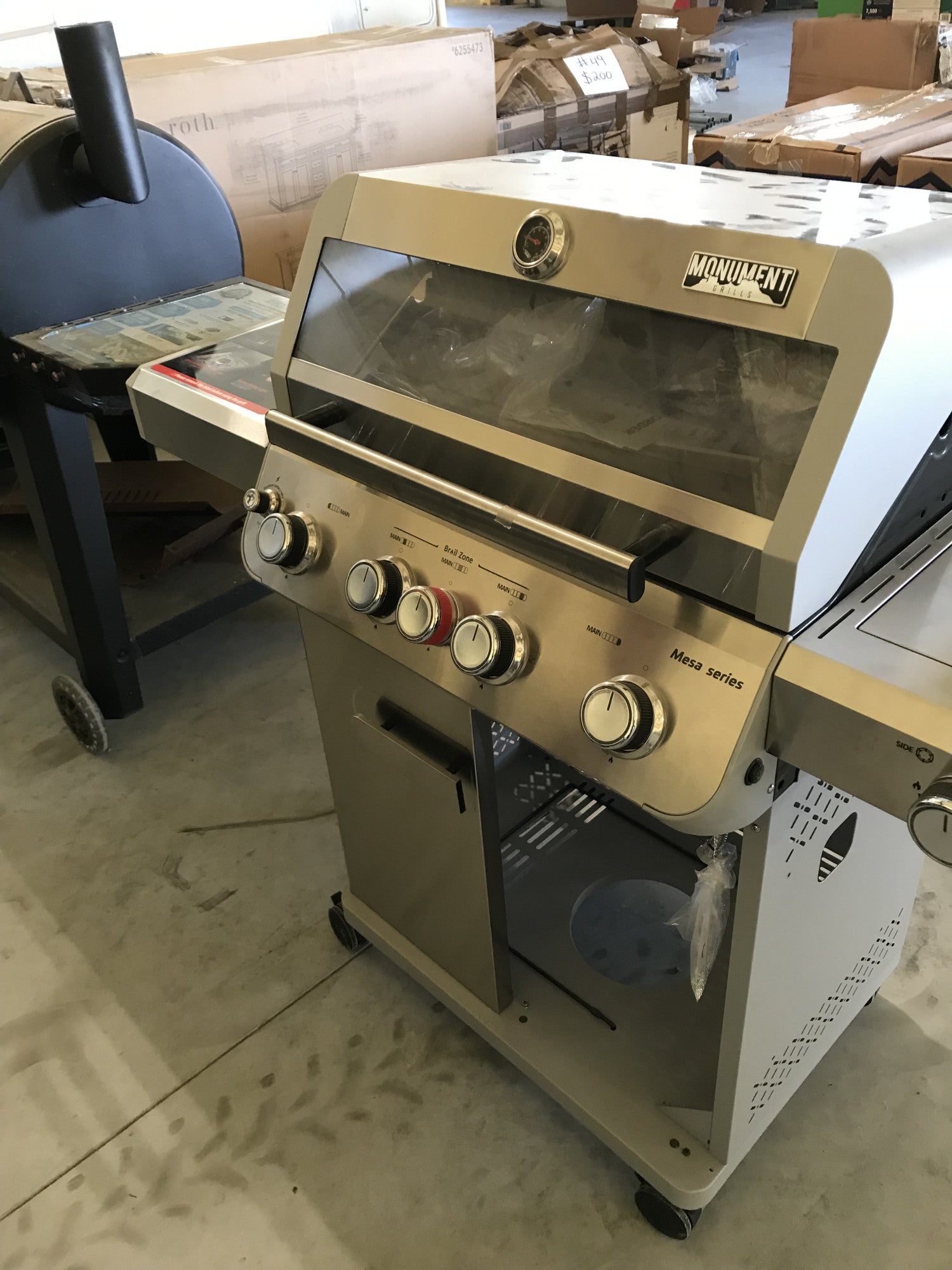 Lot 5 Wholesale Pallet 306 | 3 Customer Return Grills