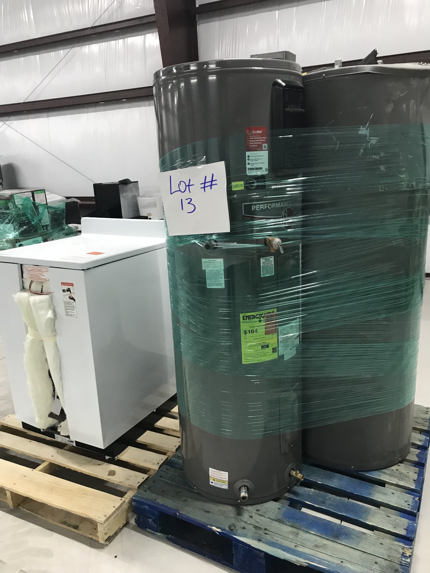 WH Lot 13 Wholesale Pallet | 3 Customer Return Water Heaters