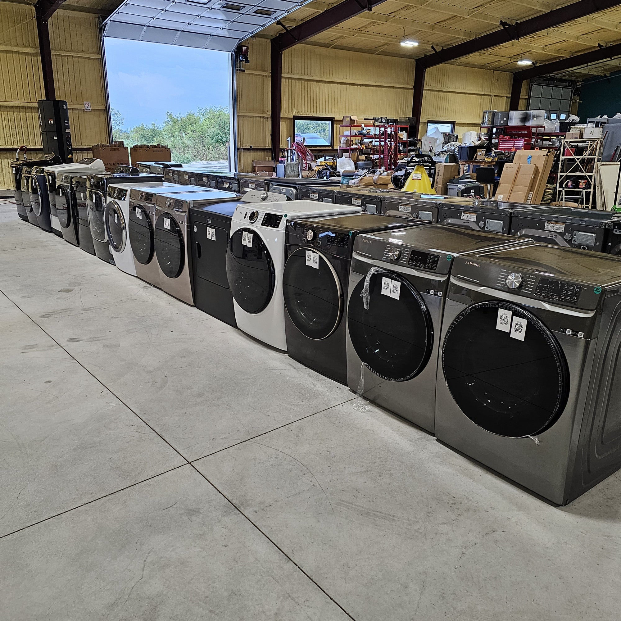 #1189 Liquidation Half Truckload of 22 Neu Processed Appliances in Texas