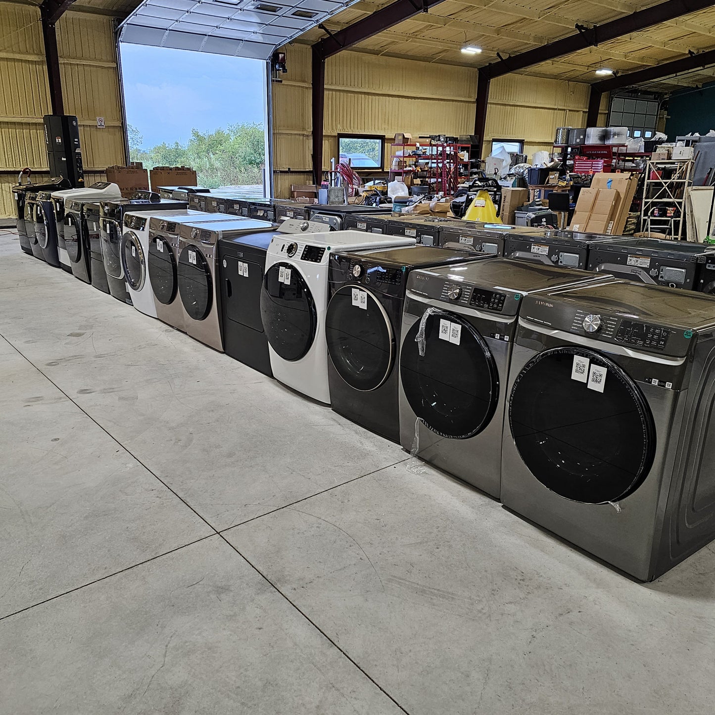 #1189 Liquidation Half Truckload of 22 Neu Processed Appliances in Texas