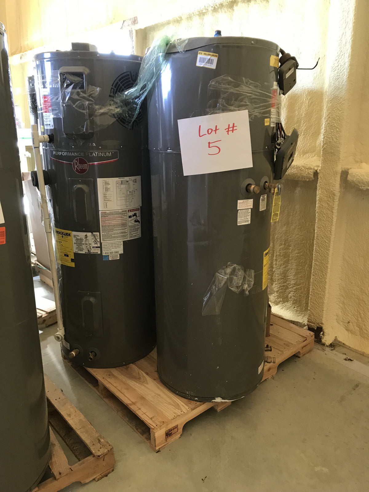 Water Heater Lot 5 Wholesale Pallet | 3 Customer Return Water Heaters