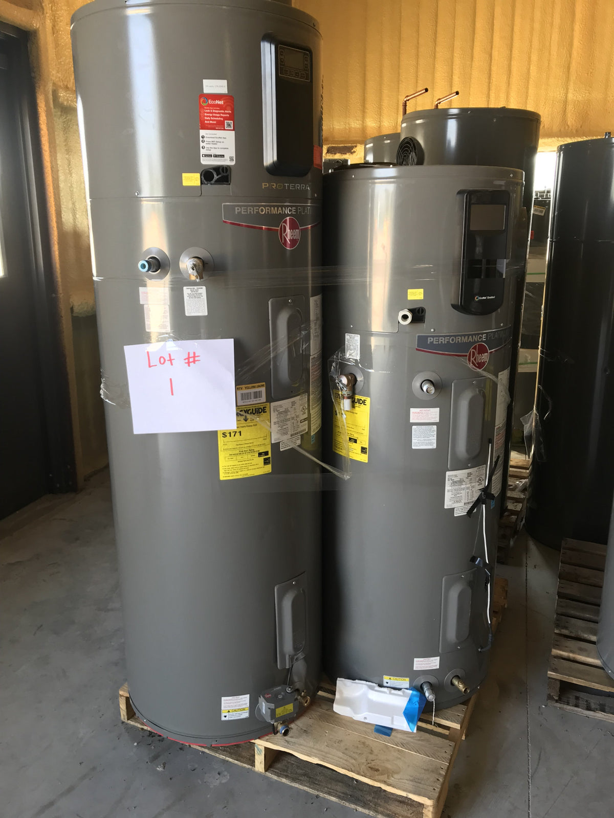 Water Heater Lot 1 Wholesale Pallet | 3 Customer Return Water Heaters