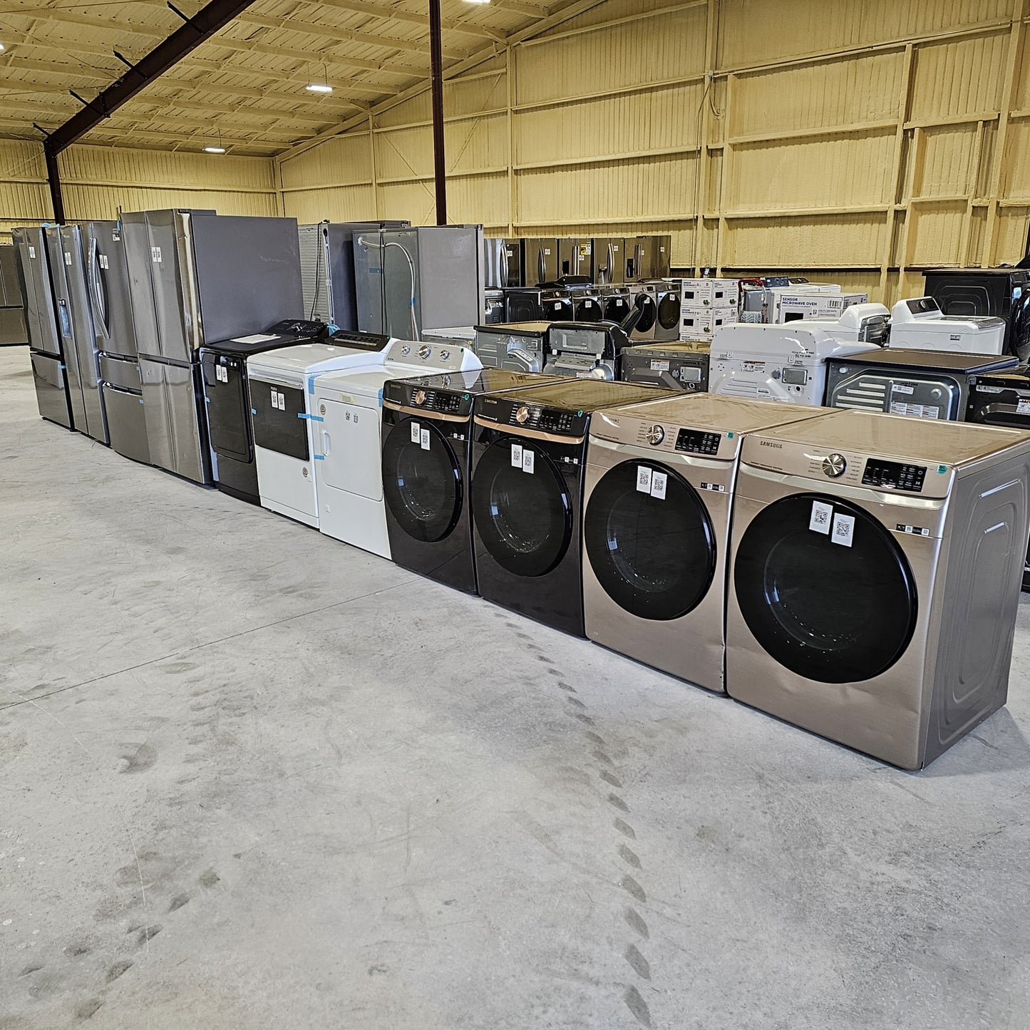 #1191 Liquidation Half Truckload of 8 Neu Processed Appliances in Texas