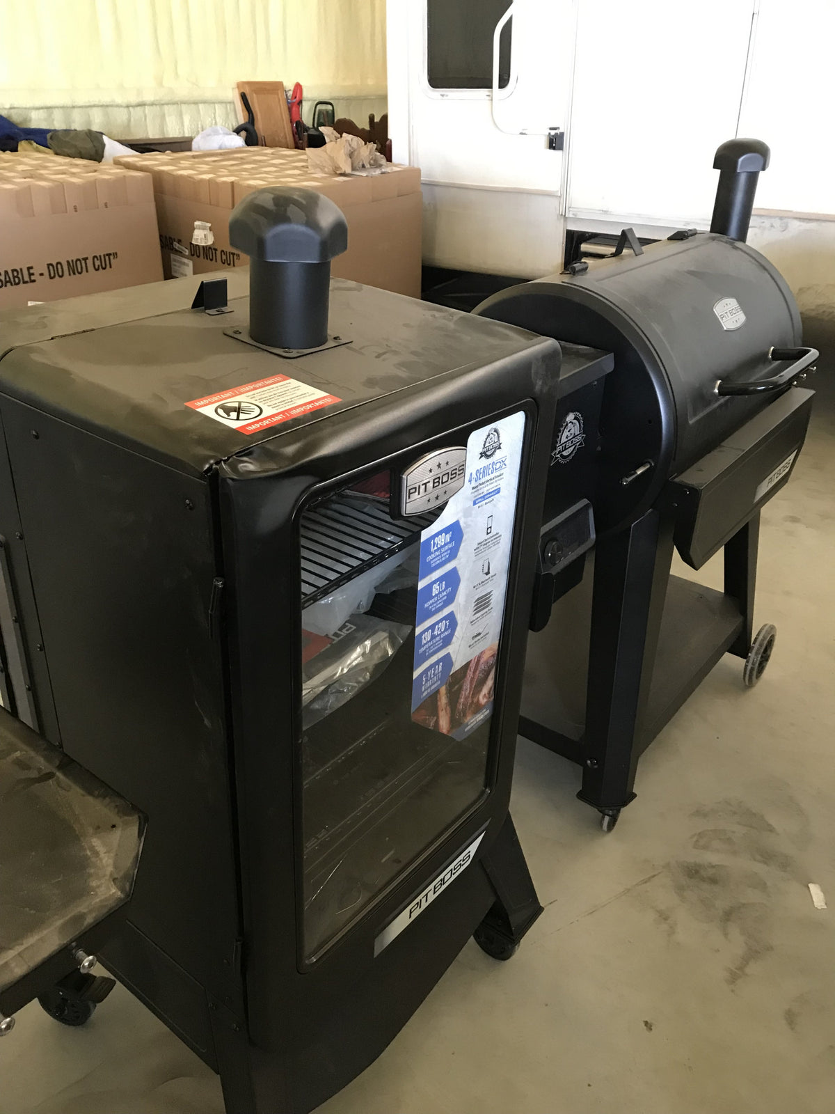 Lot 6 Wholesale Pallet 307 | 4 Customer Return Grills