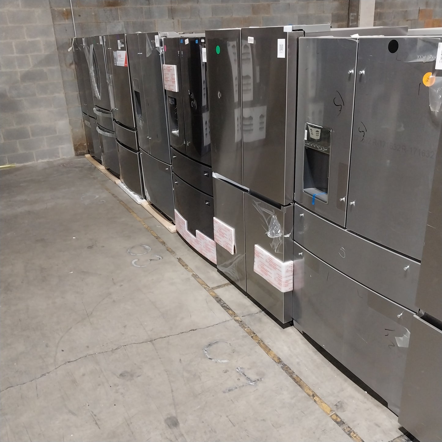 #1196 Liquidation Half Truckload of 22 Scratch and Dent Appliances in South Carolina - Saco