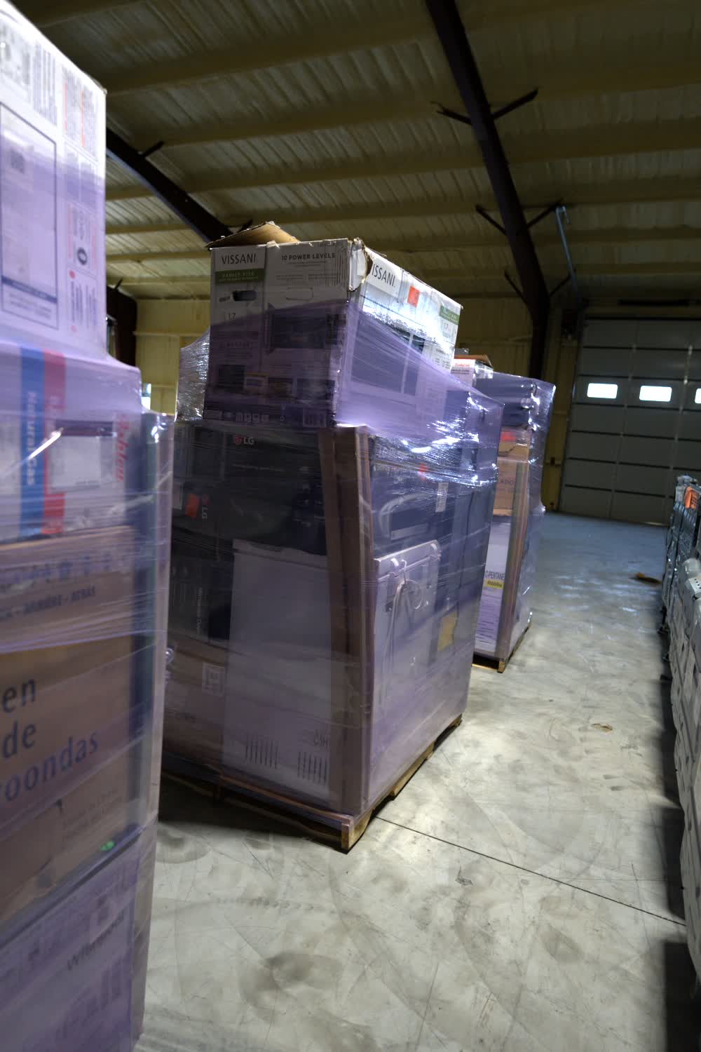 #1717 Liquidation Full Truckload of 82 Scratch and Dent Appliances in Texas