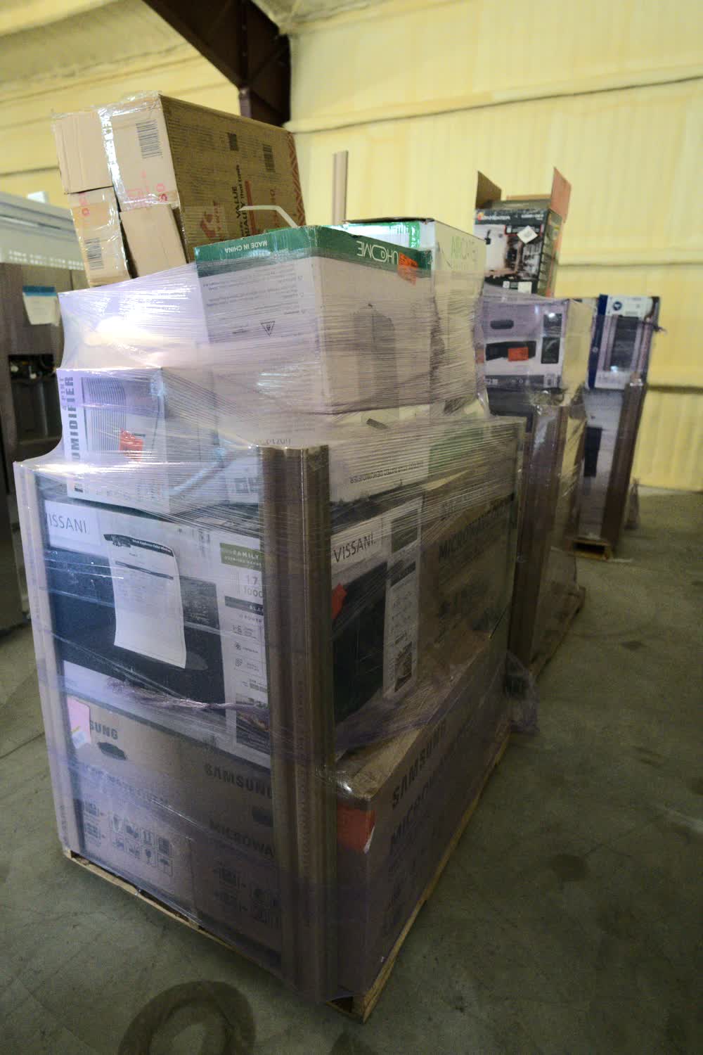 #1716 Liquidation Full Truckload of 75 Scratch and Dent Appliances in Texas