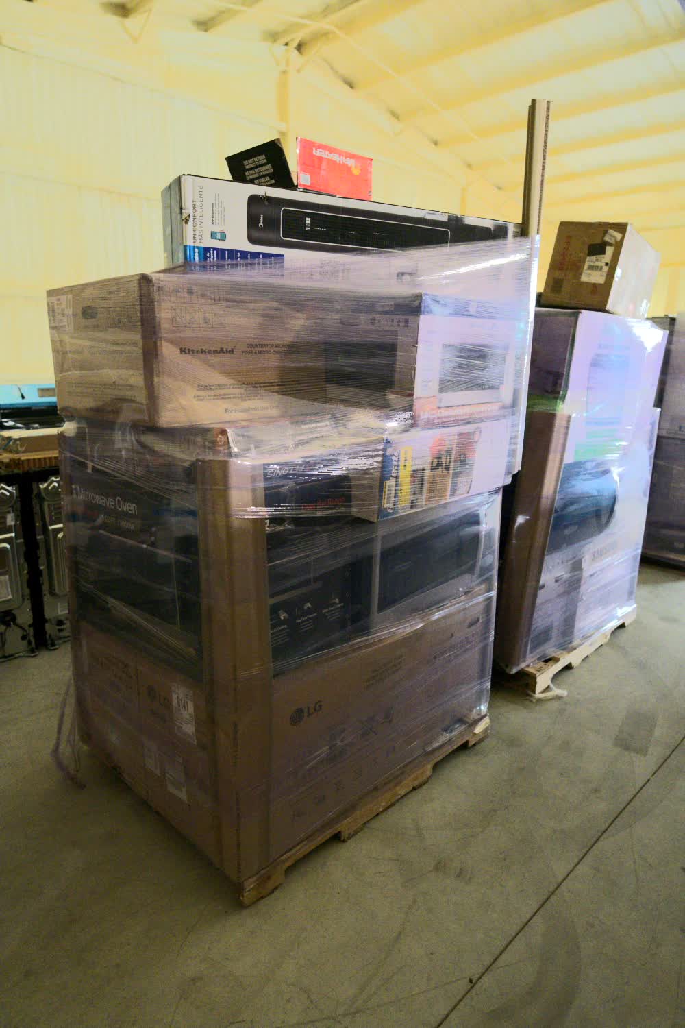 #1716 Liquidation Full Truckload of 75 Scratch and Dent Appliances in Texas