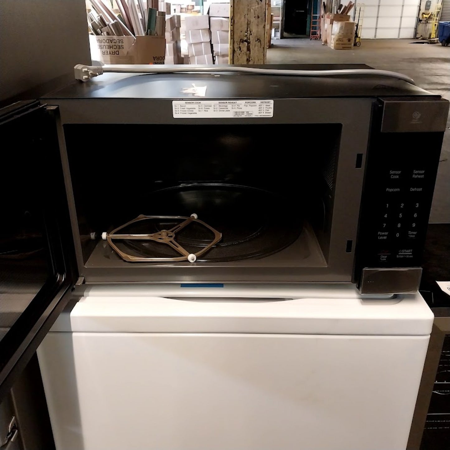 #1352 Liquidation Half Truckload of 24 Customer Return Appliances in South Carolina - Liberty