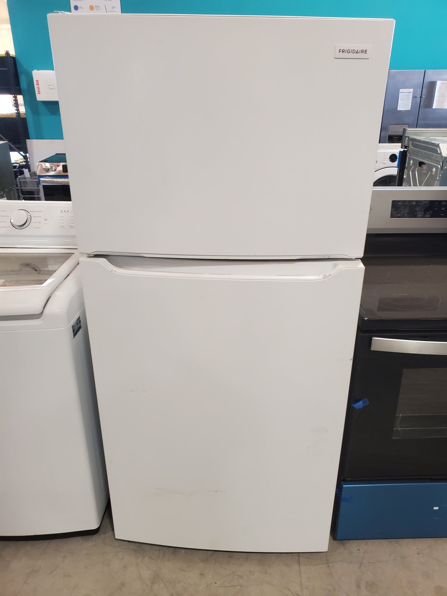 #1484 Liquidation Half Truckload of 26 Scratch and Dent Appliances in Texas
