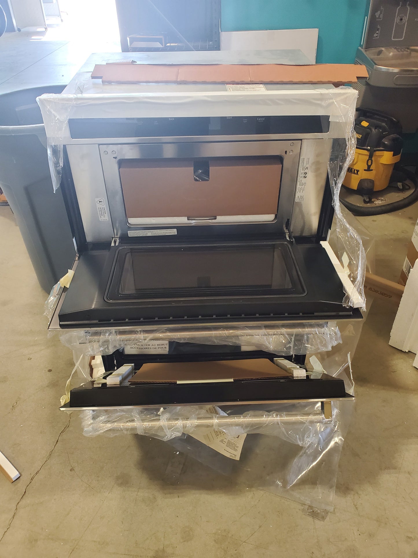 #1484 Liquidation Half Truckload of 26 Scratch and Dent Appliances in Texas