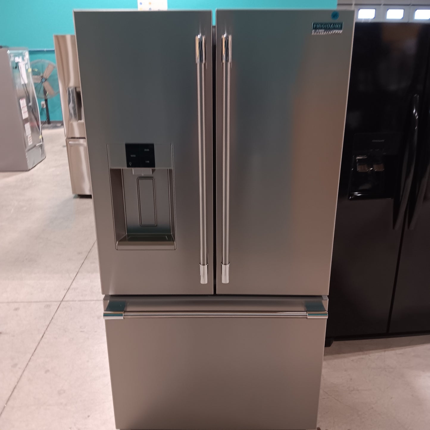 #1549 Liquidation Half Truckload of 17 Neu Processed Appliances in Texas