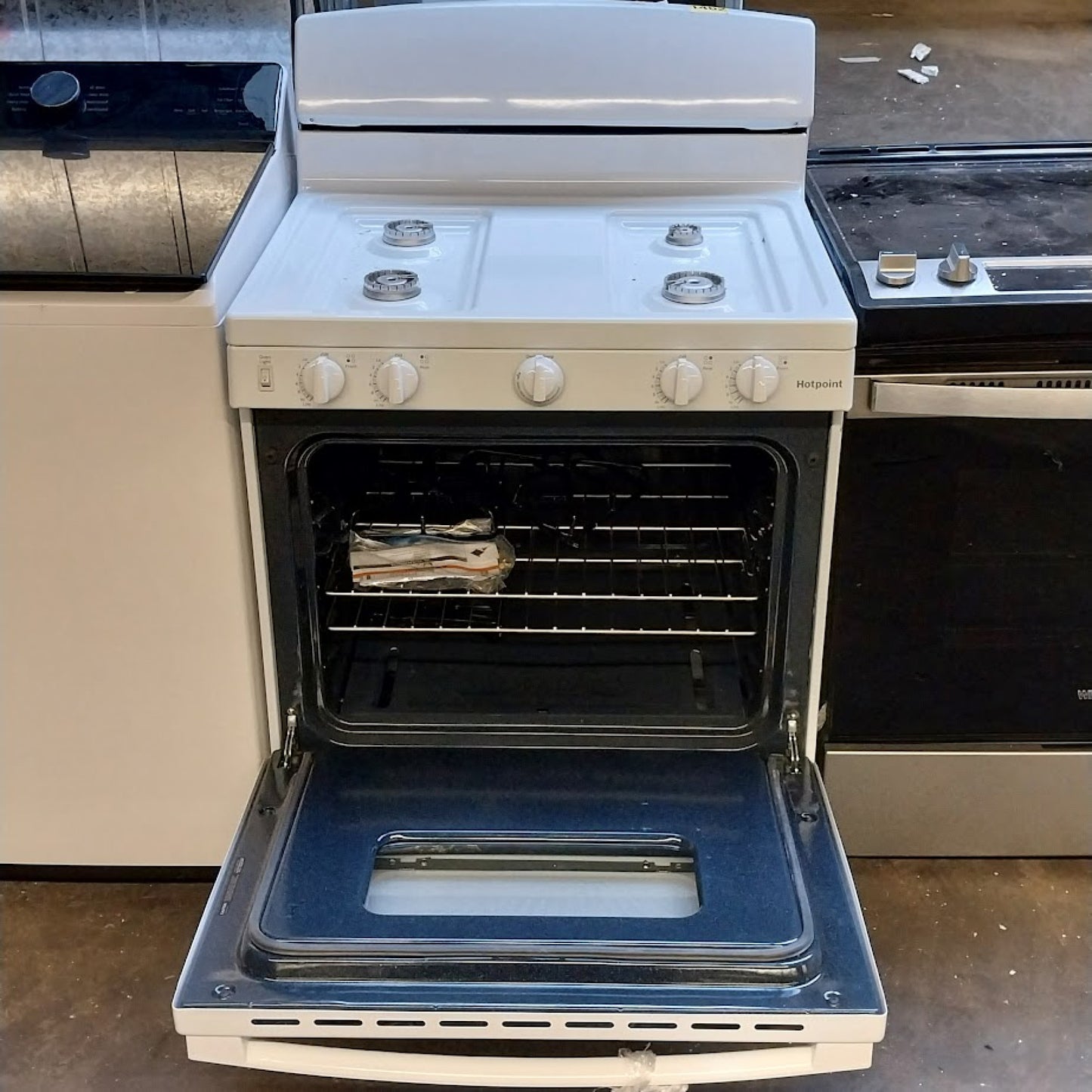 #1490 Liquidation Half Truckload of 23 Customer Return Appliances in South Carolina - Patchwork