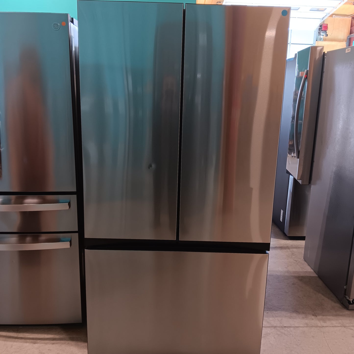 #1538 Liquidation Half Truckload of 16 Neu Processed Appliances in Texas