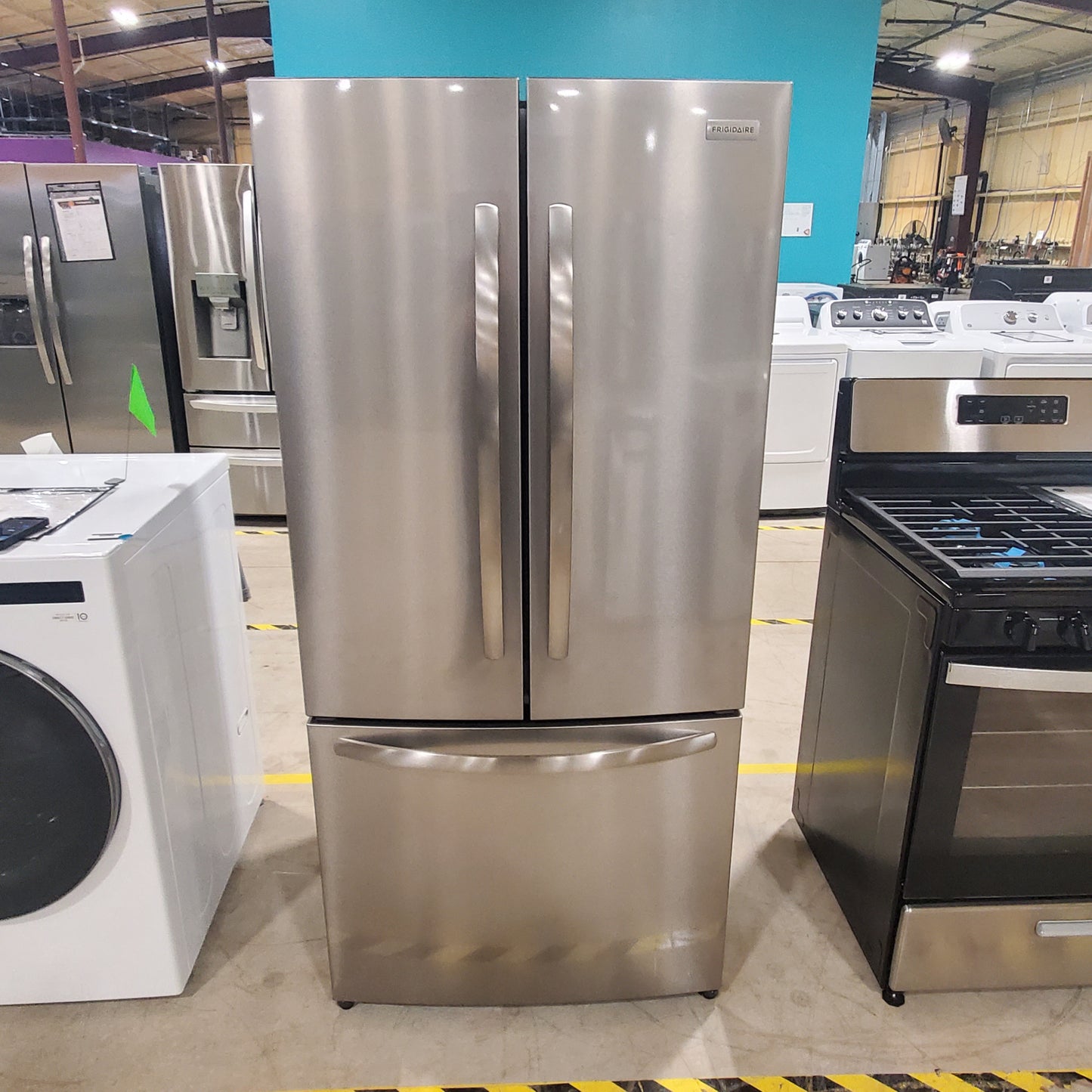 #1570 Liquidation Half Truckload of 20 Neu Processed Appliances in Texas