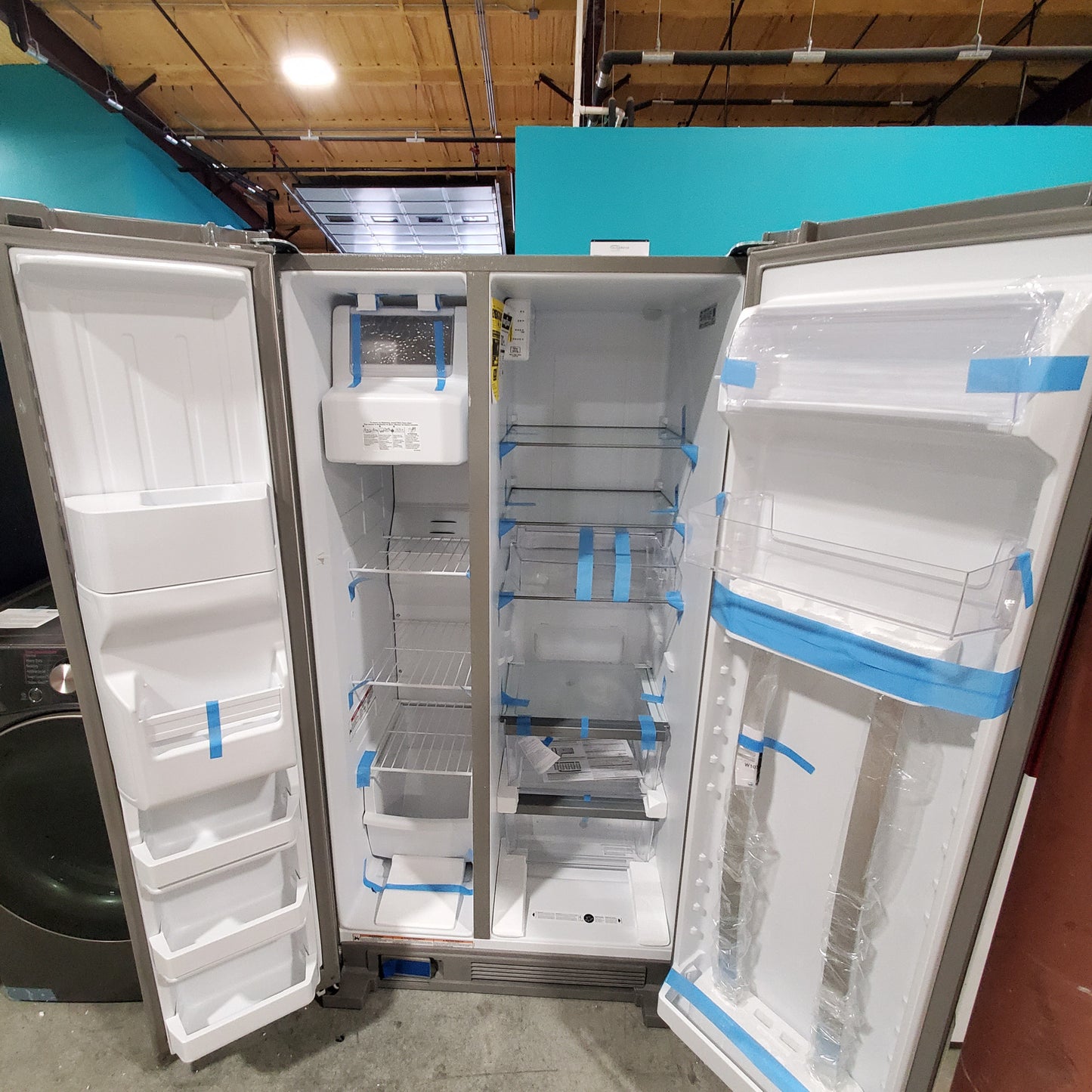 #1487 Liquidation Half Truckload of 18 Scratch and Dent Appliances in Texas