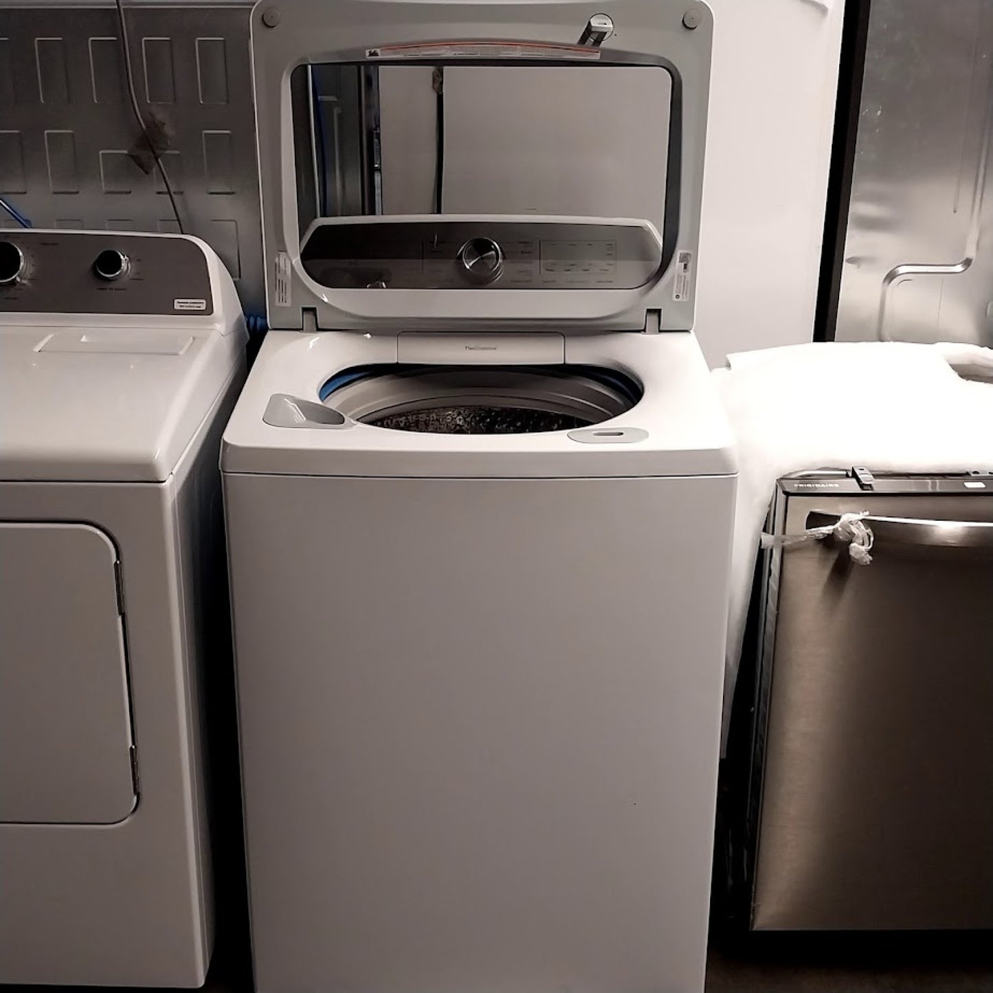 #1435 Liquidation Half Truckload of 25 Customer Return Appliances in South Carolina - Liberty