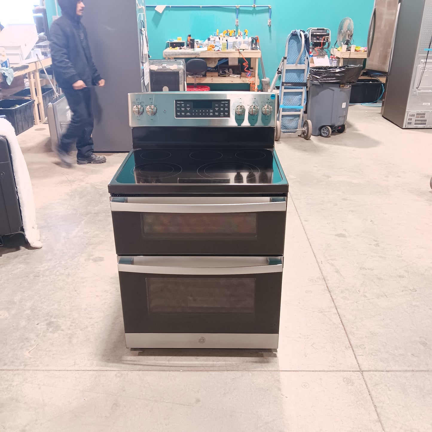 #1549 Liquidation Half Truckload of 17 Neu Processed Appliances in Texas