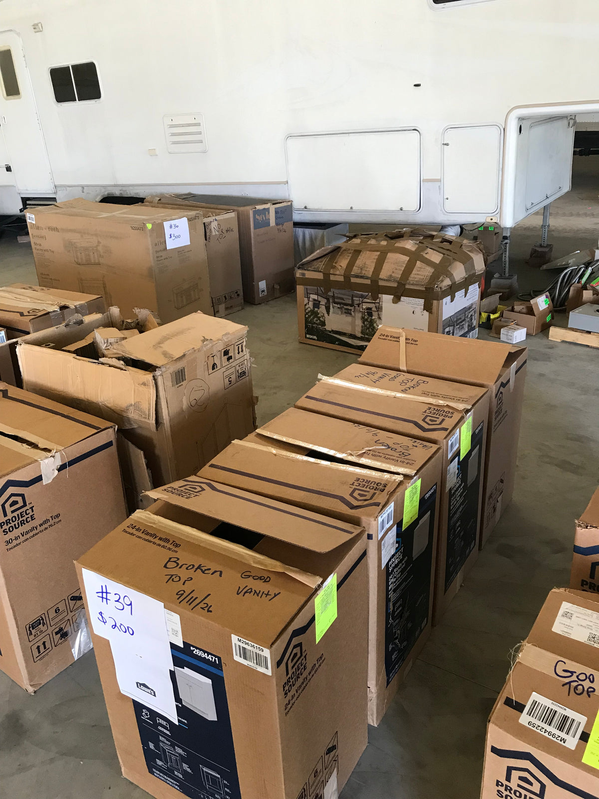 Vanities Lot 39