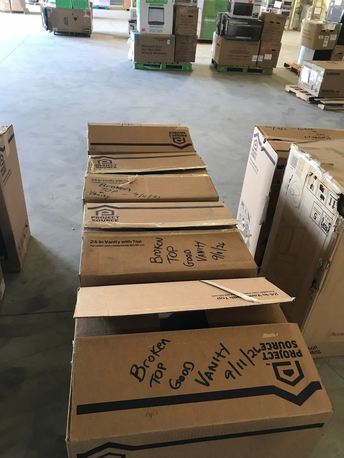Vanities Lot 39
