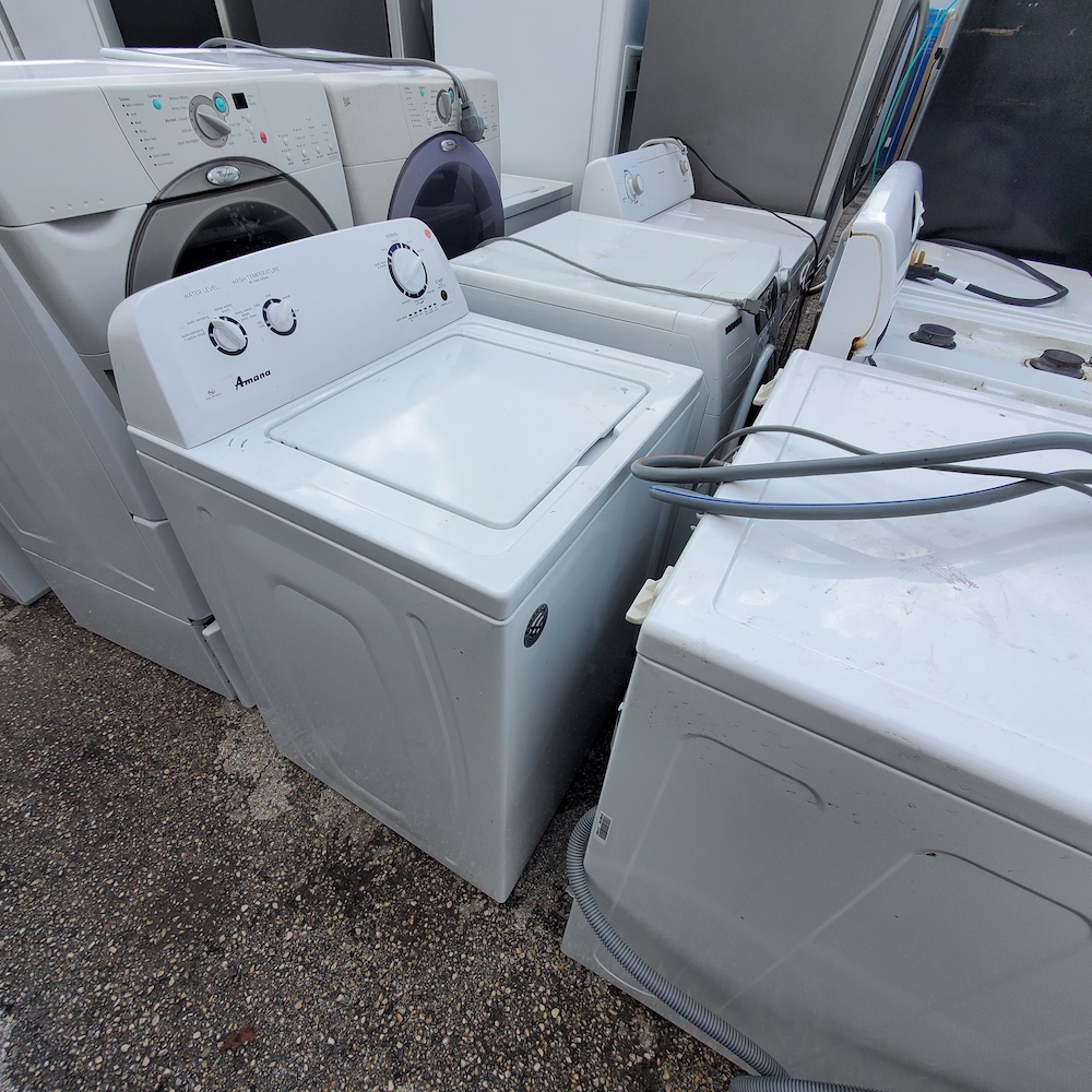 example pictures of Haul Away Appliances include a wide mix of Appliance inventory for used appliance stores
