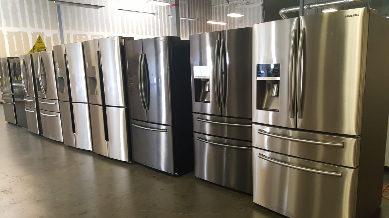 example photo of A recent wholesale order of Samsung scratch and dent refrigerators.