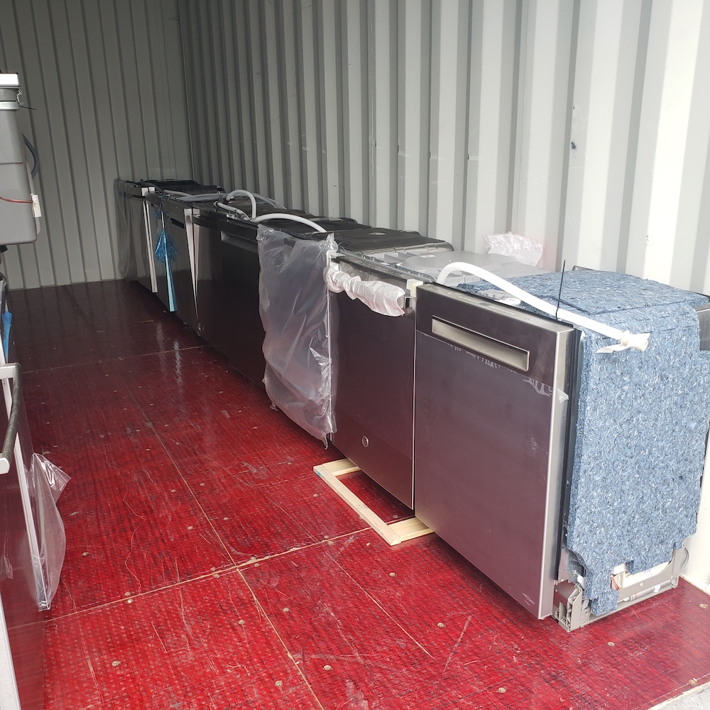 example of Open box and scratch and dent Dishwashers by the truckload