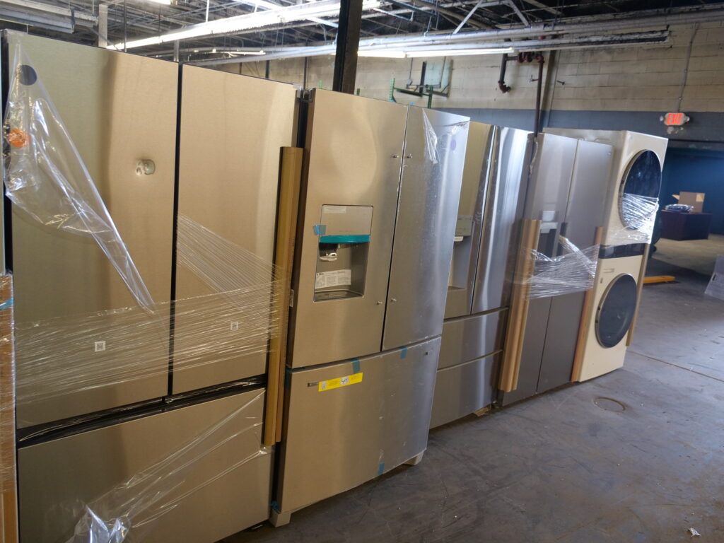 914 Liquidation Full Truckload Of 50 Customer Return Kitchen And   P1055804 1024x768 